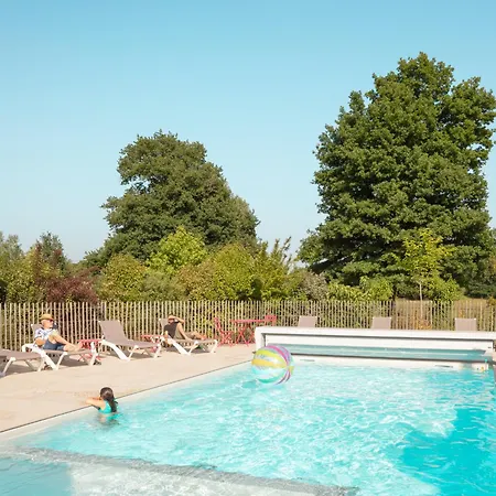 Le Jardin Des 4 Saisons Bed & Breakfast 4*