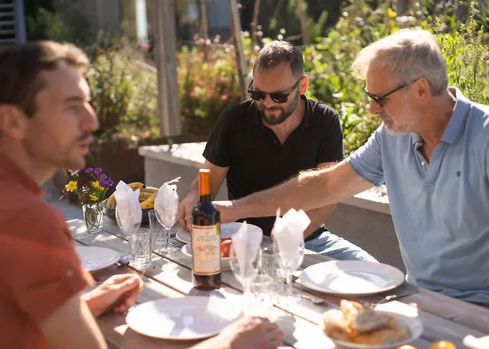 Alojamento de Acomodação e Pequeno-almoço Le Jardin Des 4 Saisons 4*